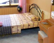 Apartment 4 photo 5